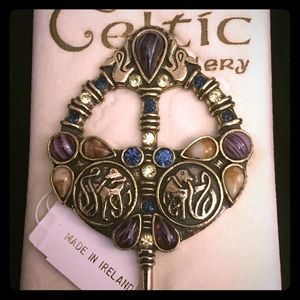 Vintage Sol D Or, Miracle Brooch pin